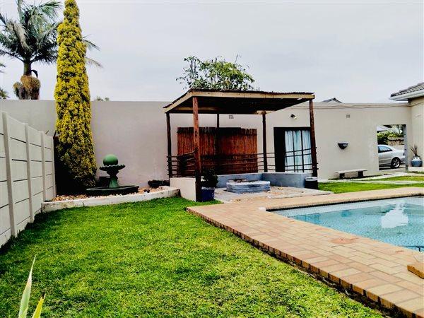 4 Bedroom Property for Sale in Gonubie Eastern Cape
